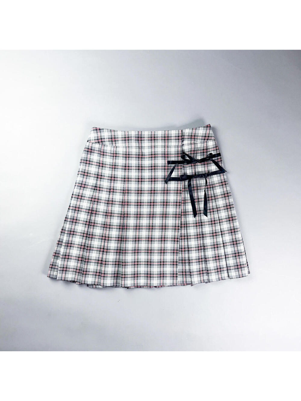 Y2K Plaid Pleated Mini Skirt with Black Bow Details